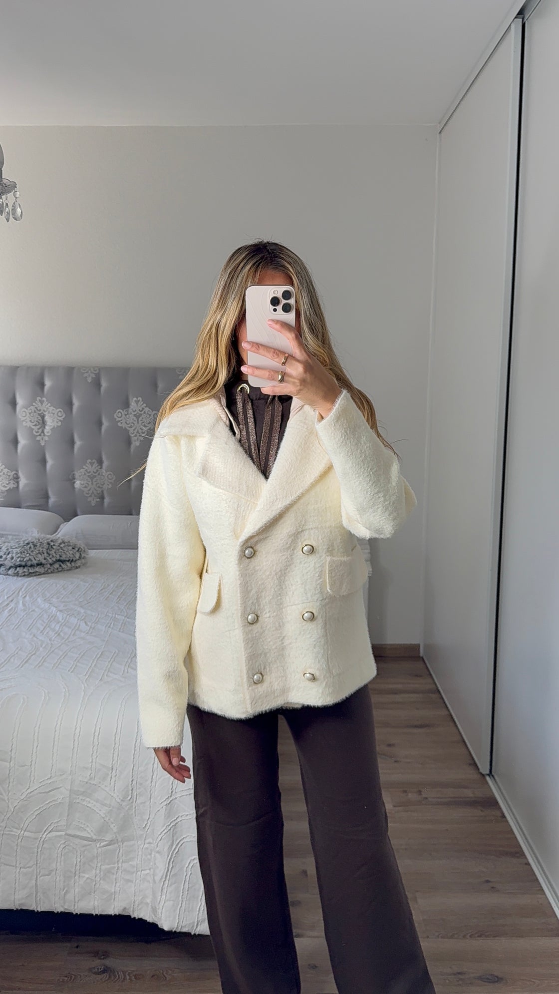 Manteau blanc capuche amovible
