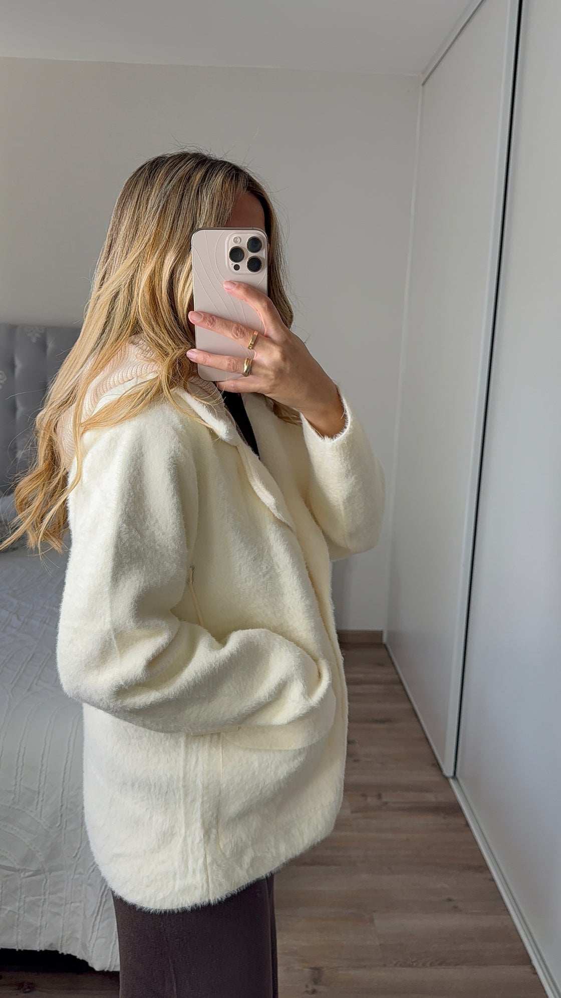 Manteau blanc capuche amovible